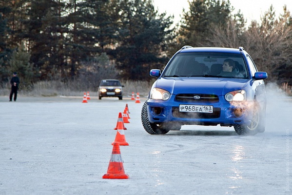 Контраварийное вождение в Пензе. Ultra Подарки. Купить уроки контраварийного вождения в Пензе. Научитесь водить машину в любых условиях! Сервис UltraPodarki.ru 8 800 505 95 30. Контраварийное вождение Пенза, контраварийное вождение, экстремальное вождение Пенза, экстремальное вождение, обучение вождению Пенза, обучение вождению, вождение Пенза, вождение,  курс вождения Пенза, курс вождения, курсы экстремальное вождения Пенза, курсы экстремального вождения, обучение в автошколе Пенза, обучение в автошколе