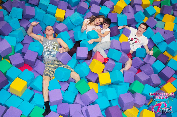  Батутный центр в Пензе. Сервис Ultra Подарки. Купить подарочный сертификат в батутный центр, попробуйте прыжки на батуте в Пензе. Сервис UltraPodarki.ru 8 (800) 555 95-30.. Батутный центр, батутный центр, батутный центр цены, батутный центр в Пензе,  батутный парк, батут прыгать, прыжки +на батуте, батут Пенза, батут спорт