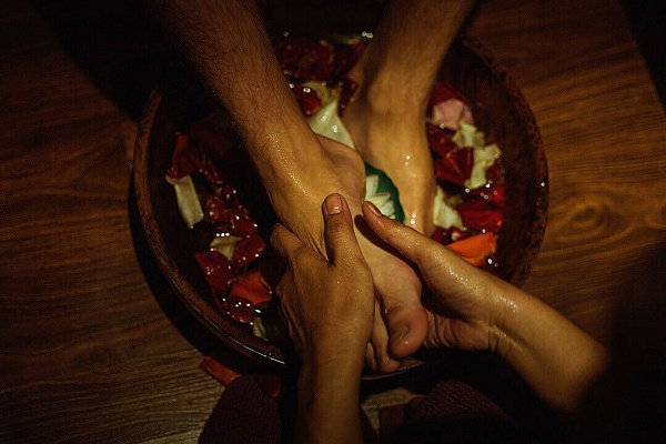 Традиционный тайский массаж в Пензе. Сервис Ultra Подарки. Традиционный тайский массаж в Пензе. Попробуйте настоящий тайский массаж в массажном салоне Пензы. Сервис UltraPodarki.ru 8 800 505 95 30. Традиционный тайский массаж Пенза, тайский массаж Пенза цена, услуга массаж Пенза, профессиональный массаж Пенза, спа салон Пенза, массажный салон Пенза, тайский массаж Пенза, традиционный тайский массаж, купить массаж Пенза