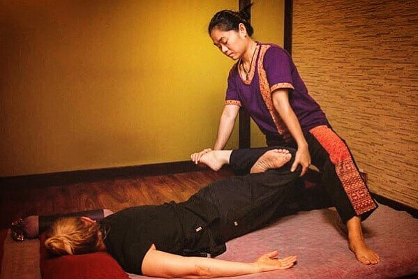 Традиционный тайский массаж в Пензе. Сервис Ultra Подарки. Традиционный тайский массаж в Пензе. Попробуйте настоящий тайский массаж в массажном салоне Пензы. Сервис UltraPodarki.ru 8 800 505 95 30. Традиционный тайский массаж Пенза, тайский массаж Пенза цена, услуга массаж Пенза, профессиональный массаж Пенза, спа салон Пенза, массажный салон Пенза, тайский массаж Пенза, традиционный тайский массаж, купить массаж Пенза