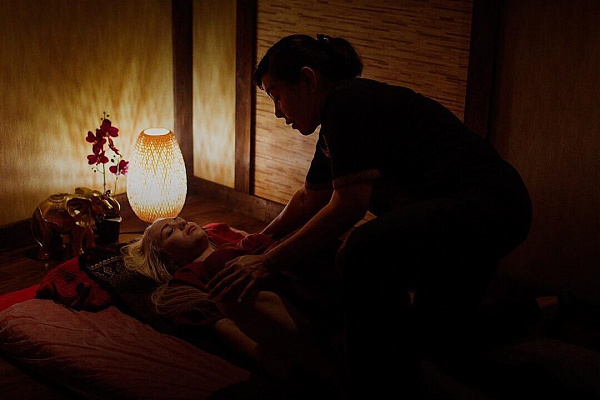 Традиционный тайский массаж в Пензе. Сервис Ultra Подарки. Традиционный тайский массаж в Пензе. Попробуйте настоящий тайский массаж в массажном салоне Пензы. Сервис UltraPodarki.ru 8 800 505 95 30. Традиционный тайский массаж Пенза, тайский массаж Пенза цена, услуга массаж Пенза, профессиональный массаж Пенза, спа салон Пенза, массажный салон Пенза, тайский массаж Пенза, традиционный тайский массаж, купить массаж Пенза