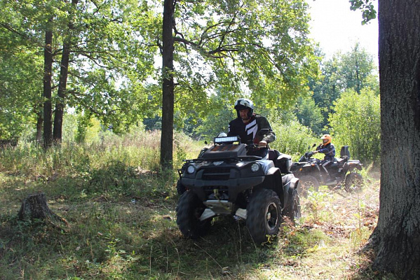 Прокат квадроциклов в Пензе. Сервис Ultra Подарки. Подарочный сертификат на прокат квадроциклов в Пензе. Закажите прокат квадроциклов недорого и наслаждайтесь активным отдыхом с друзьями. Выбирайте живописные маршруты для езды на квадроциклах. Сервис UltraPodarki.ru 8800-505-9530. Прокат квадроциклов, Прокат квадроциклов, езда на квадроцикле, прокат квадроциклов Пенза, прокат квадроциклов Пенза, Прокат квадроциклов зимой, Прокат квадроциклов летом, Сертификат на прокат квадроциклов 
