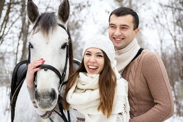 Конная прогулка для двоих в Пензе. Подарочные сертификаты Ultra Подарки. Купить оригинальный подарок или подарочный сертификат на Конная прогулка для двоих в Пензе. Сервис UltraPodarki.ru 8-800-505-9530. Катание на лошадях, Прогулка на лошади, Прогулка на лошадях для двоих, Конная прогулка для двоих, конный клуб, Конный клуб Гиппа, конная прогулка, конная прогулка в Пензе