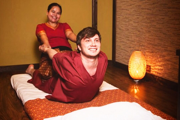 Традиционный тайский массаж в Пензе. Сервис Ultra Подарки. Традиционный тайский массаж в Пензе. Попробуйте настоящий тайский массаж в массажном салоне Пензы. Сервис UltraPodarki.ru 8 800 505 95 30. Традиционный тайский массаж Пенза, тайский массаж Пенза цена, услуга массаж Пенза, профессиональный массаж Пенза, спа салон Пенза, массажный салон Пенза, тайский массаж Пенза, традиционный тайский массаж, купить массаж Пенза